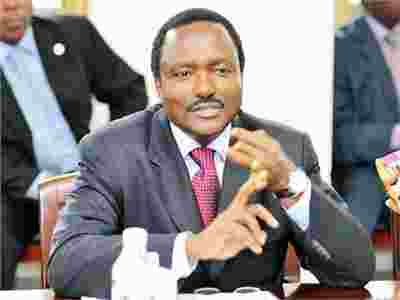 肯尼亞前副總統(tǒng)卡隆佐-驚嘆賽瑪PANASEIMA按摩椅無比舒適！