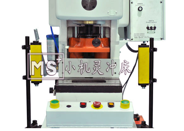 小機(jī)靈小型智能沖床手動操作盒按鈕介紹